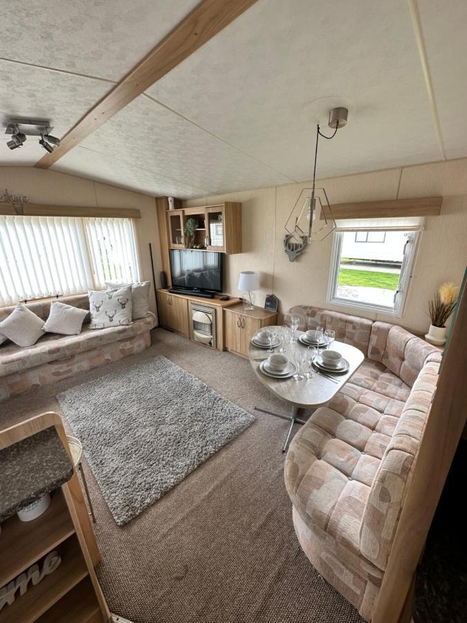 6 Berth Caravan On Marine Holiday Park Hotel Rhyl Eksteriør billede