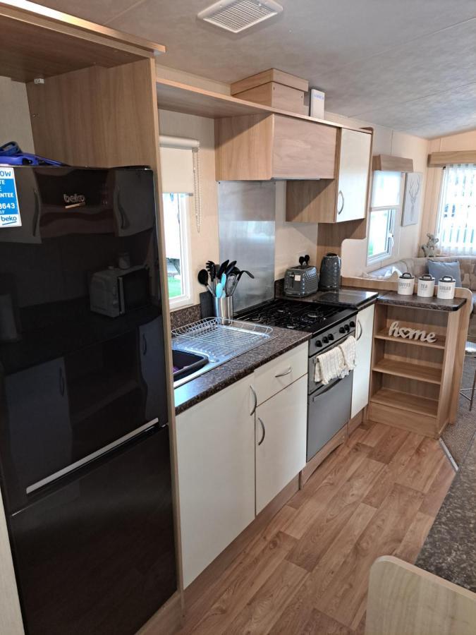 6 Berth Caravan On Marine Holiday Park Hotel Rhyl Eksteriør billede