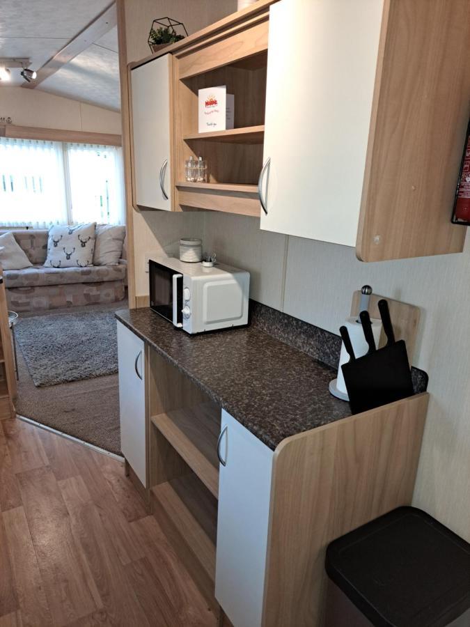 6 Berth Caravan On Marine Holiday Park Hotel Rhyl Eksteriør billede